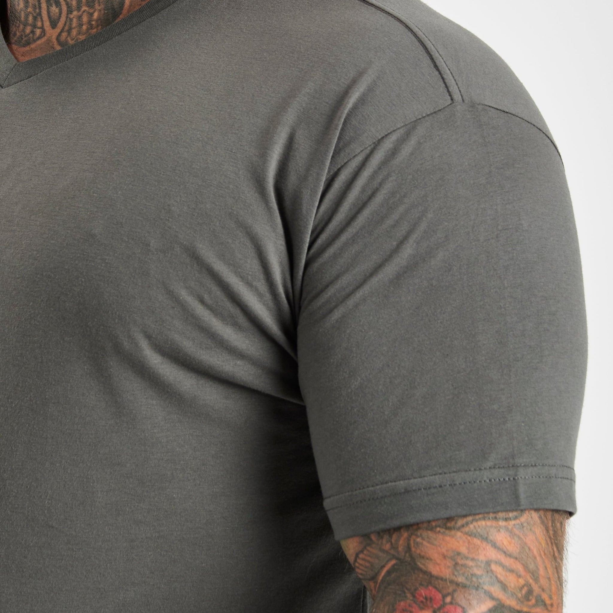 Load image into Gallery viewer, Carbon V-Neck