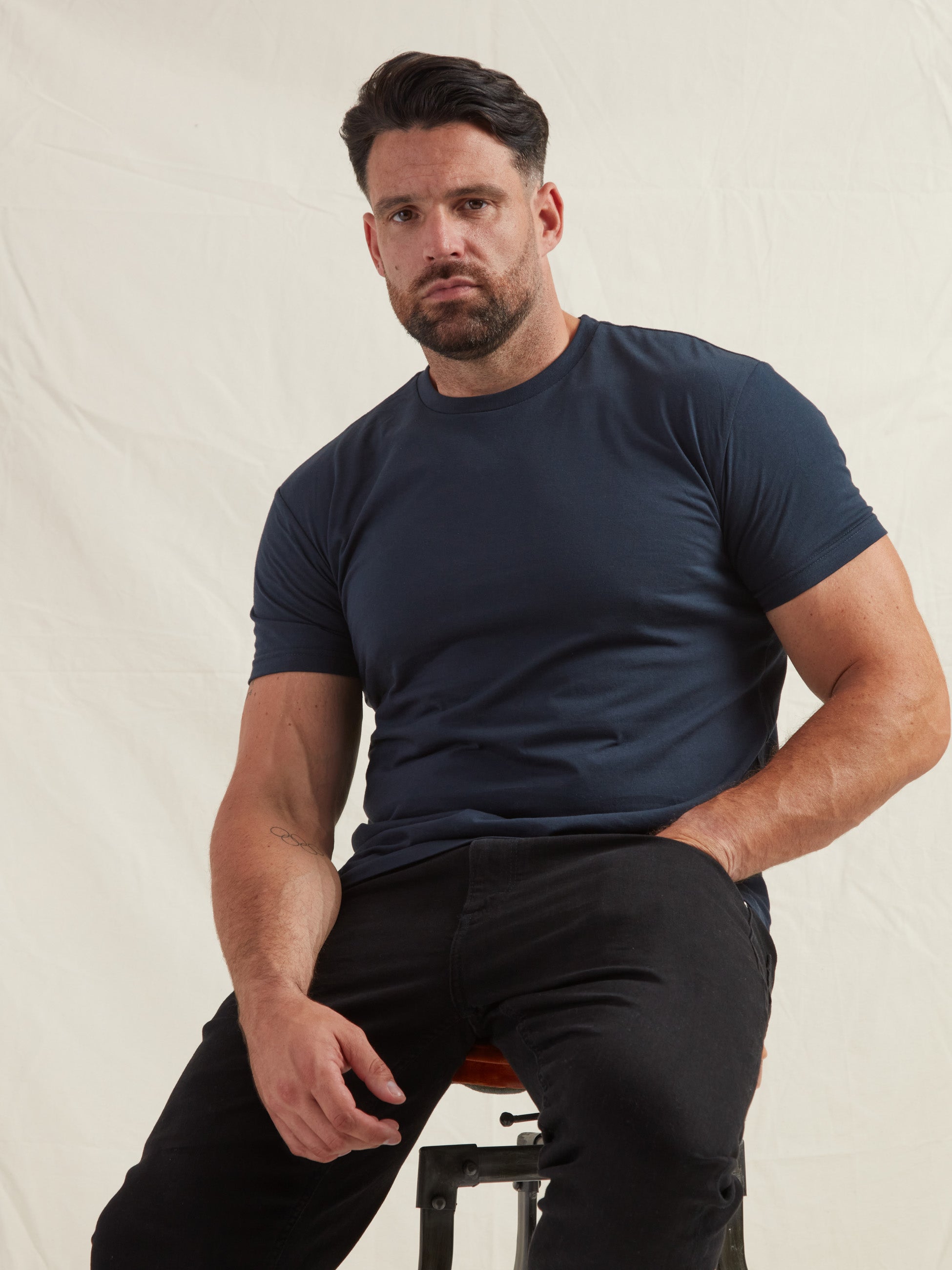 Load image into Gallery viewer, Navy Crew Neck T-Shirt
