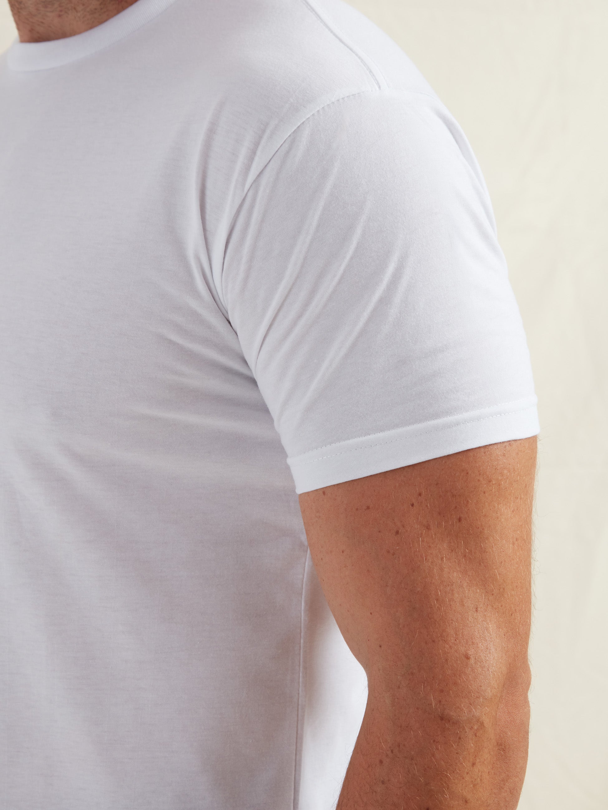 Load image into Gallery viewer, White Crew Neck T-Shirt
