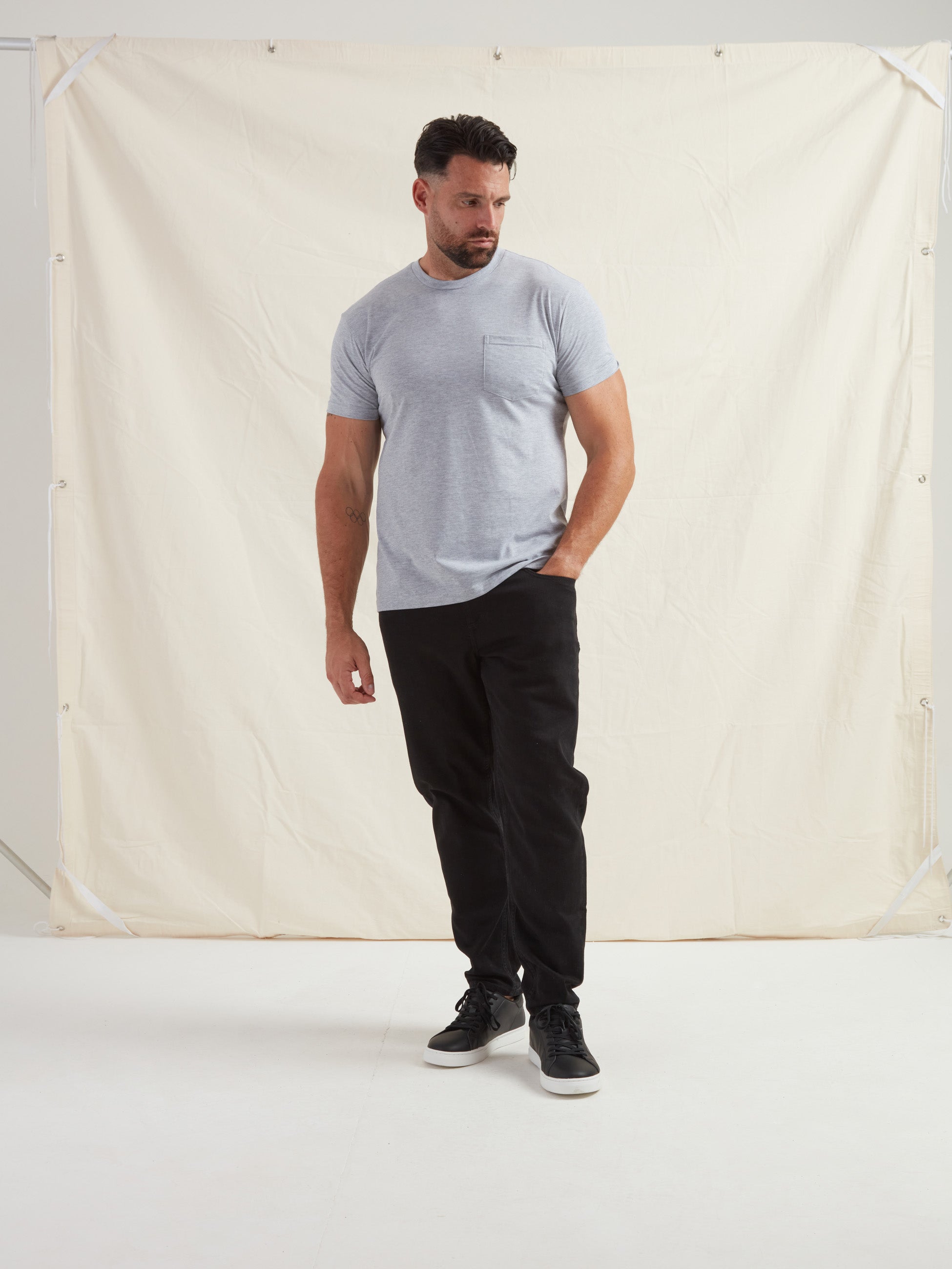 Load image into Gallery viewer, Heather Grey Pocket Crew Neck T-Shirt
